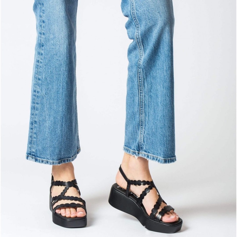 Sandalia negra, un cl&aacute;sico que nunca falla #verano #tendencias #fas 