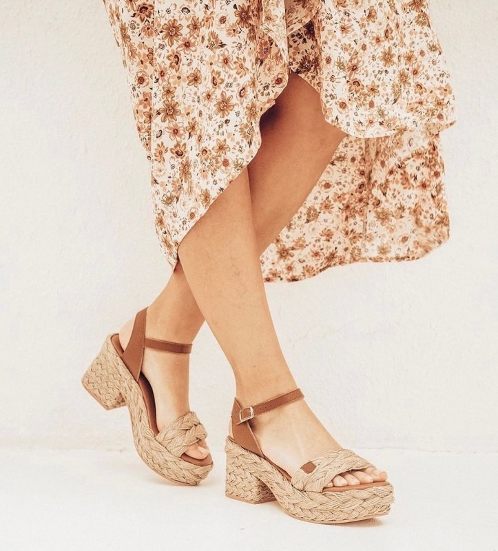 In love con las sandalias de #popa Te gustan? Muy pronto en nuestra shop 