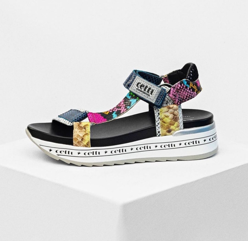 Sandalias todoterreno para este verano#madeinspain Más modelos e 