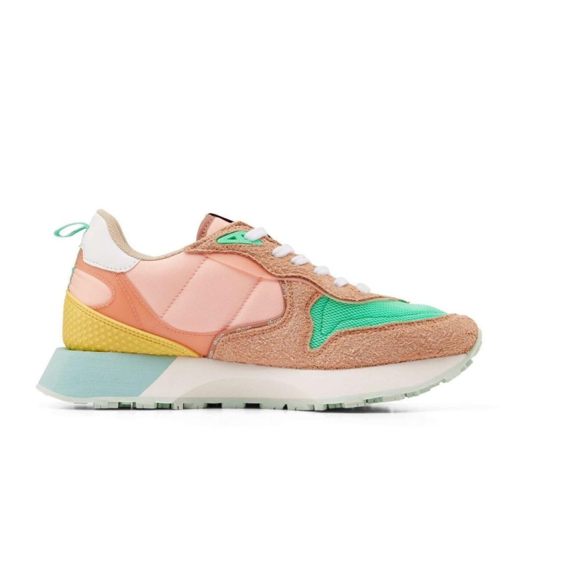 Nos encantan estas deportivas coloridas para los días de primavera Más modelos 