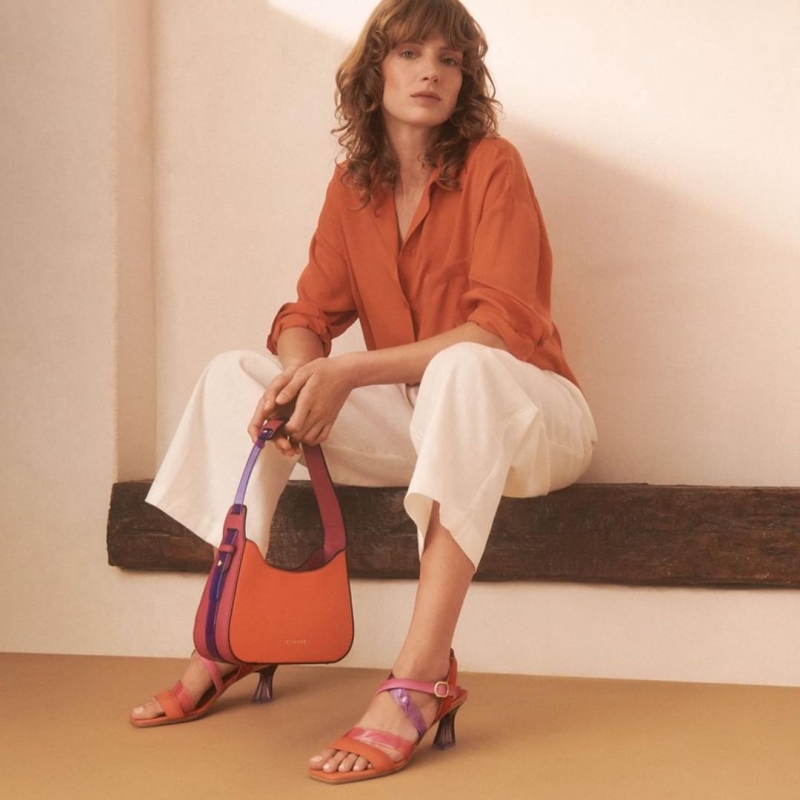 Colores explosivos para tus looks de esta temporada www.fontpell.com #sandalias 